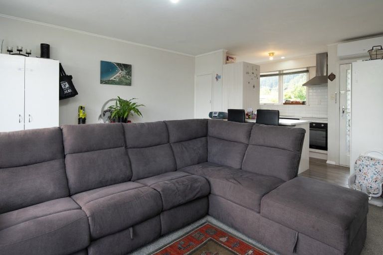 Photo of property in Claredon Court, 46b York Street, Picton, 7220