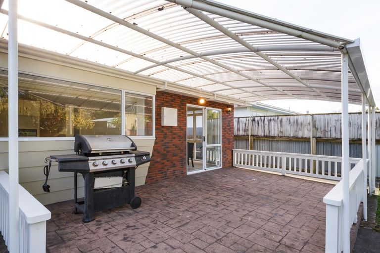 Photo of property in 77 Abraham Crescent, Milson, Palmerston North, 4414