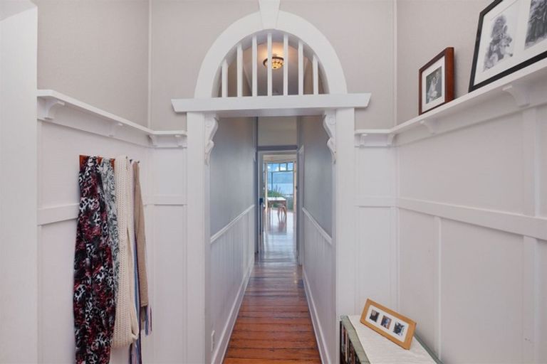 Photo of property in 1 Exeter Street, Lyttelton, 8082