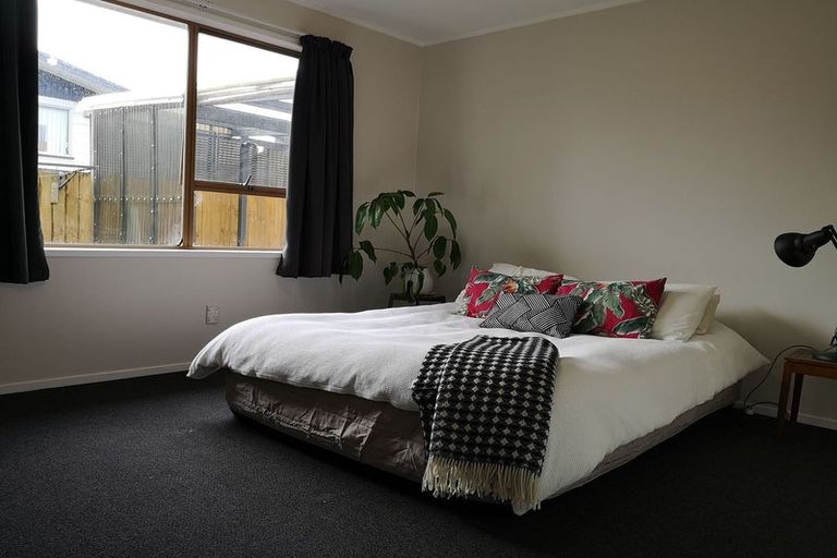 Photo of property in 8 Aquarius Avenue, Glen Eden, Auckland, 0602