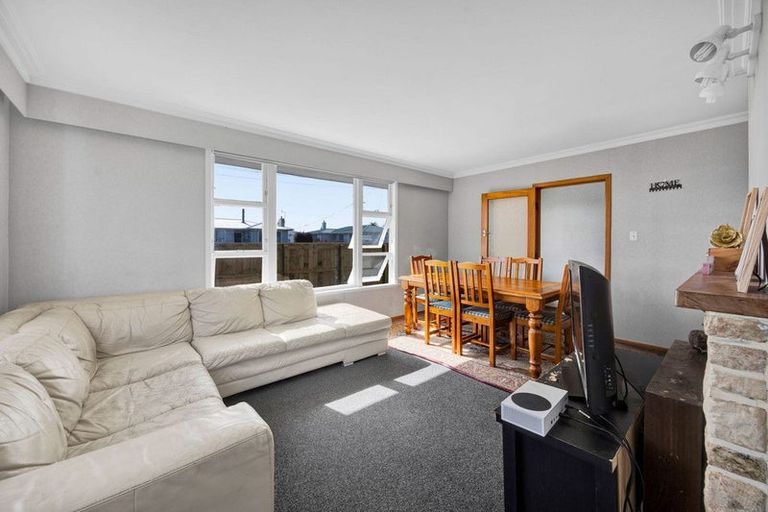Photo of property in 27 Reid Avenue, Hawera, 4610