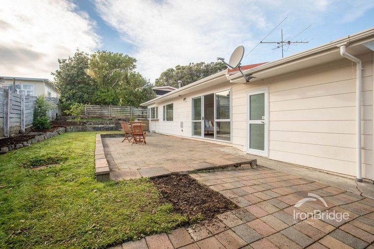 Photo of property in 2 Whitehouse Road, Titahi Bay, Porirua, 5022