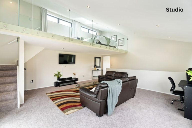 Photo of property in 28 Durbin Court, Greenhithe, Auckland, 0632