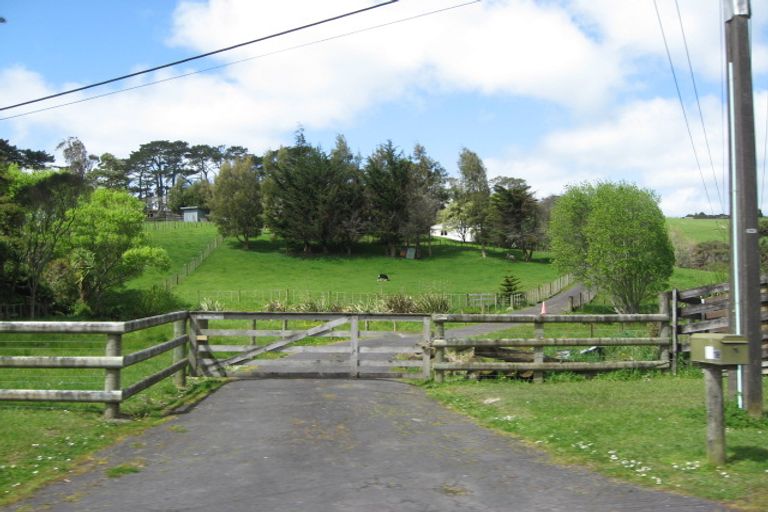 Photo of property in 18 Anzac Valley Road, Waitakere, Auckland, 0816