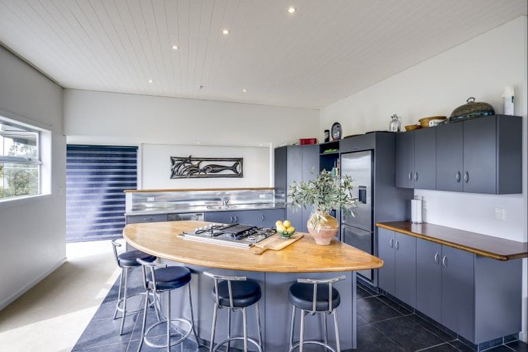 Photo of property in 100 Harper Road, Waimarama, 4294