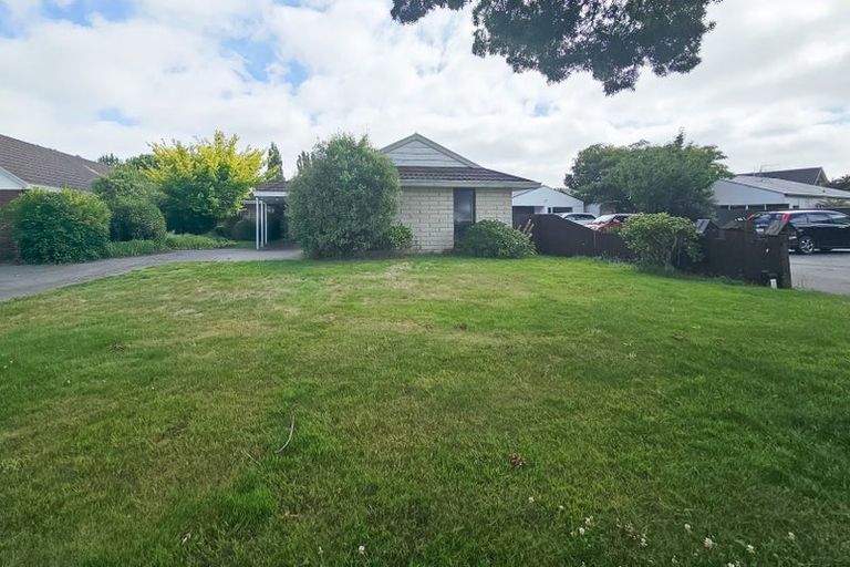 Photo of property in 18 Regency Crescent, Redwood, Christchurch, 8051