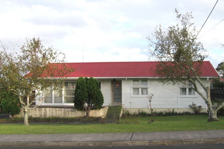 Photo of property in 21 Coniston Avenue, Te Atatu South, Auckland, 0610