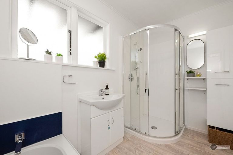 Photo of property in 38 Holborn Drive, Stokes Valley, Lower Hutt, 5019