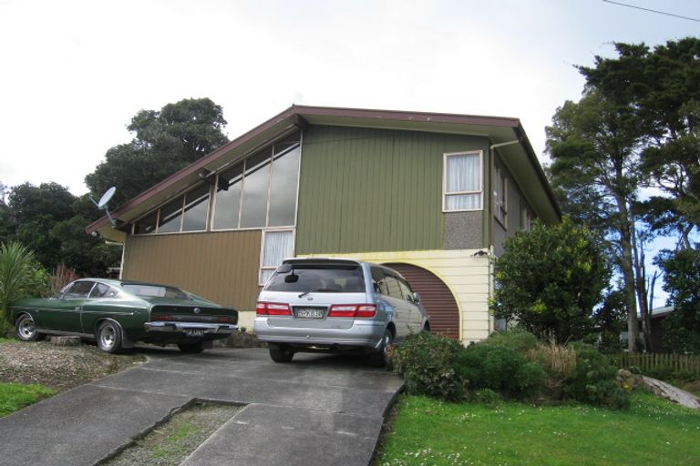 Photo of property in 24 Whaka Street, Maungaturoto, 0520