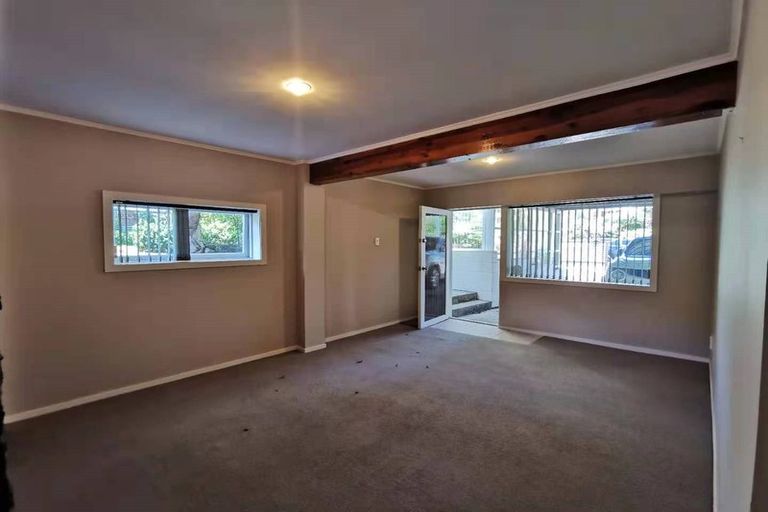 Photo of property in 1 Imatra Place, Sunnyhills, Auckland, 2010