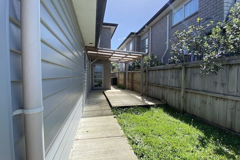 Photo of property in 16 Kira Road, Flat Bush, Auckland, 2016