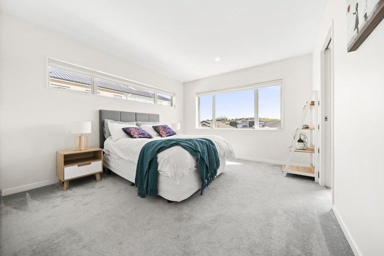 Photo of property in 1 Turutu Place, Long Bay, Auckland, 0630