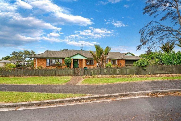 Photo of property in 2 Oakwood Place, Pukekohe, 2120