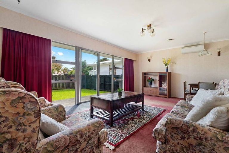 Photo of property in 2/13 Kowhai Avenue, Mangere Bridge, Auckland, 2022