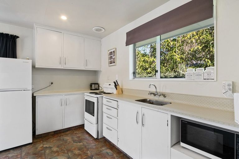 Photo of property in 2/64 Crofton Road, Harewood, Christchurch, 8051