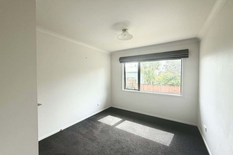 Photo of property in 14a Omata Road, Westown, New Plymouth, 4310
