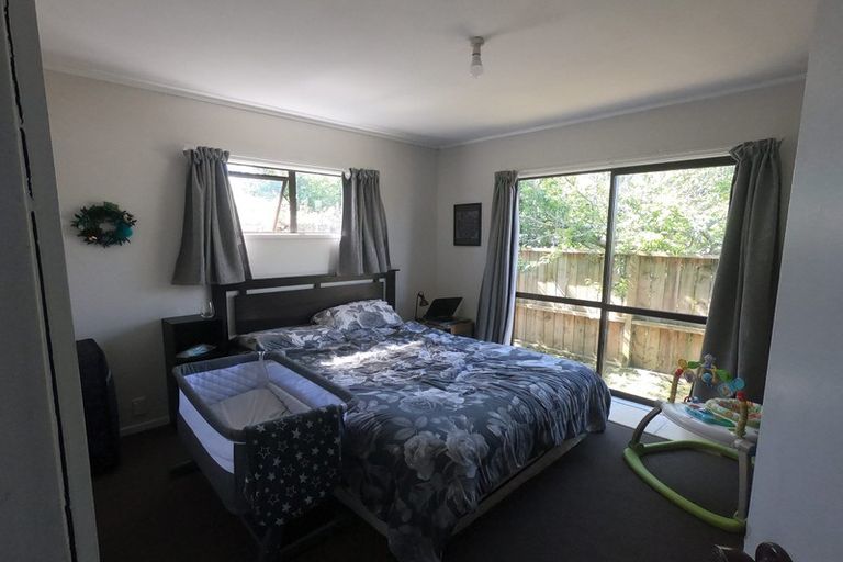 Photo of property in 17a Riserra Drive, Ranui, Auckland, 0612