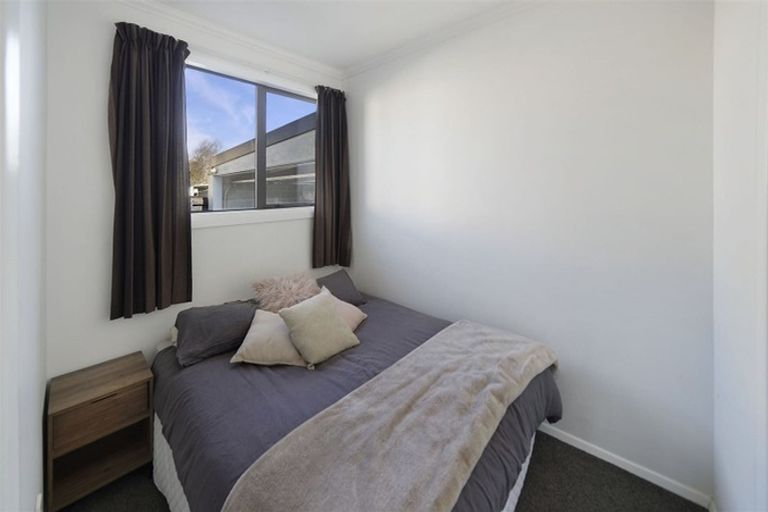 Photo of property in 33 Croziers Road, St Albans, Christchurch, 8052