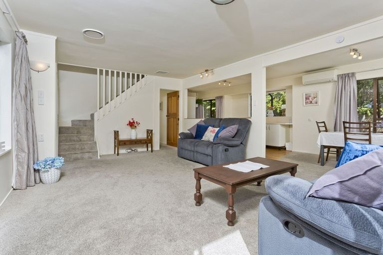 Photo of property in 52a Sunnyside Road, Sunnyvale, Auckland, 0612