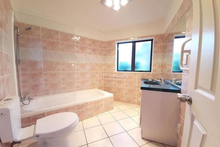 Photo of property in 93 Bushlands Park Drive, Albany, Auckland, 0632