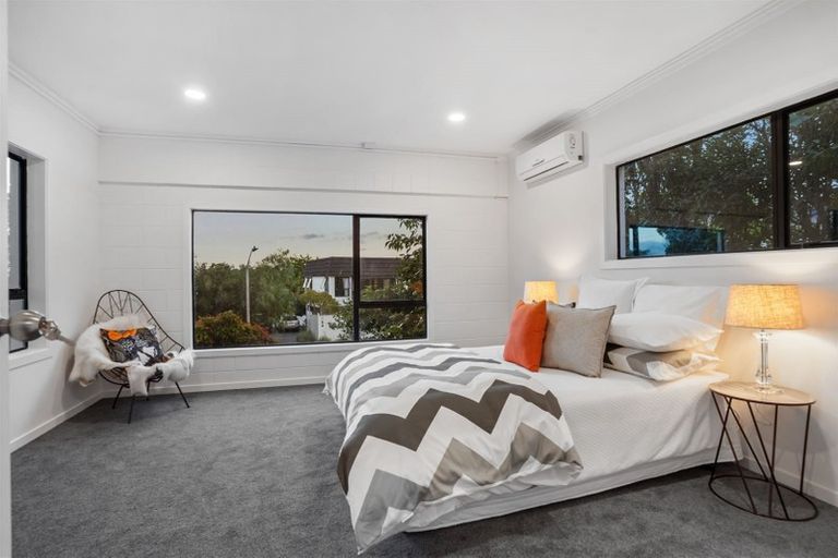 Photo of property in 6 Toi Toi Place, Northcote, Auckland, 0627