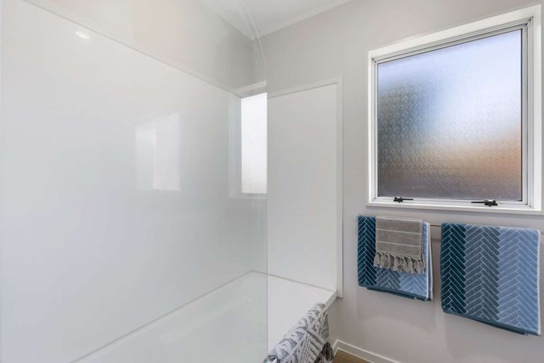 Photo of property in 48 Hamilton Drive, Waiuku, 2123