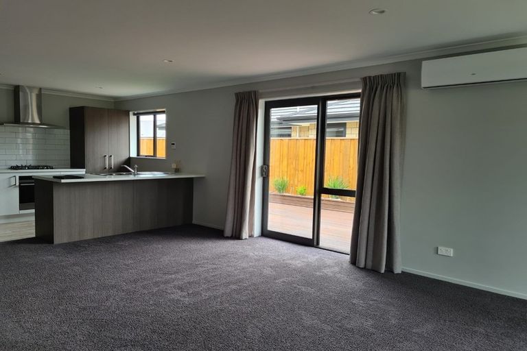 Photo of property in 8 Northmoor Boulevard, Rolleston, 7615