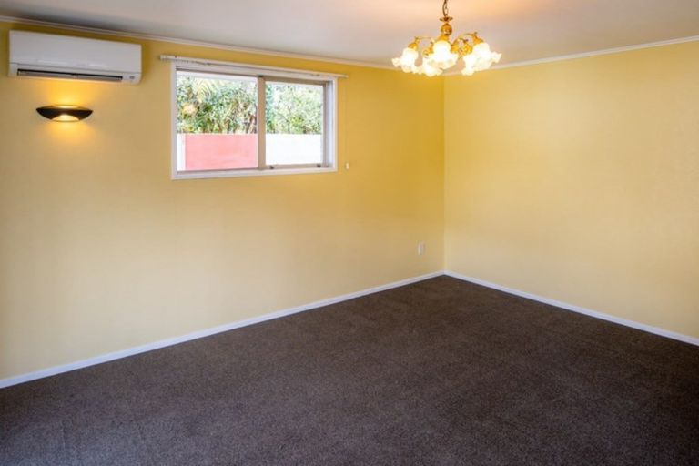 Photo of property in 4 Helvetia Grove, Naenae, Lower Hutt, 5011