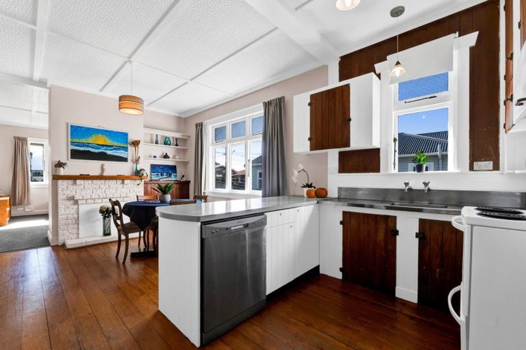 Photo of property in 22 Ngaio Street, Strandon, New Plymouth, 4312