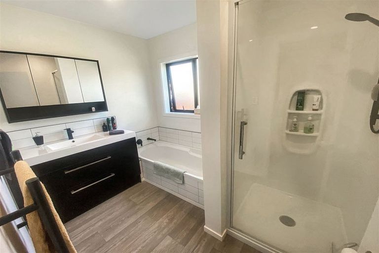 Photo of property in 1/50 Ambleside Drive, Burnside, Christchurch, 8053