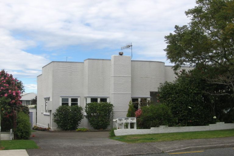 Photo of property in 380 Devonport Road, Tauranga South, Tauranga, 3112