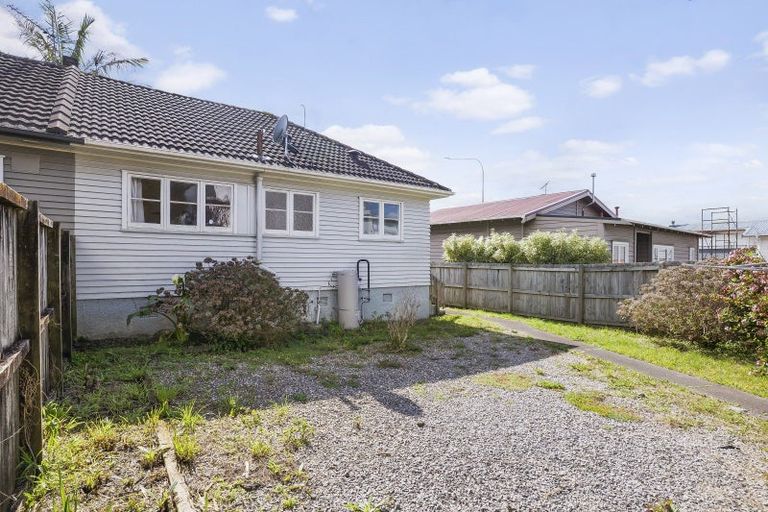Photo of property in 30 Onewa Road, Northcote Point, Auckland, 0627