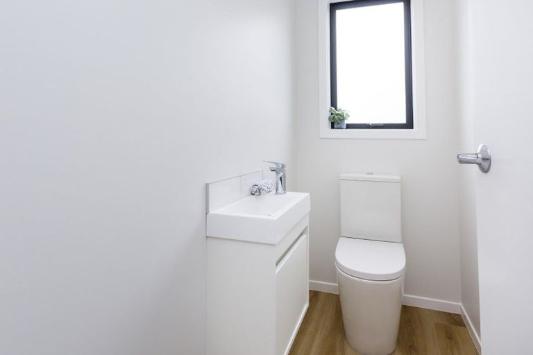 Photo of property in 34 Dahl Drive, Wallaceville, Upper Hutt, 5018