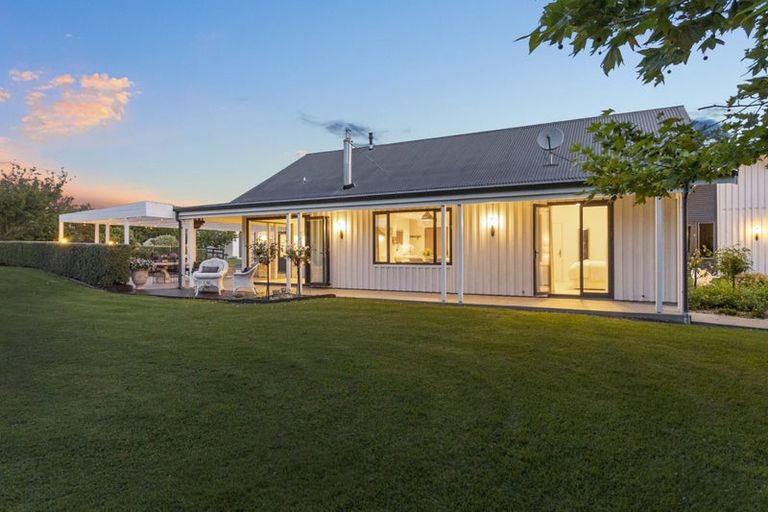 Photo of property in 24 Ellett Road West, Karaka, Papakura, 2580