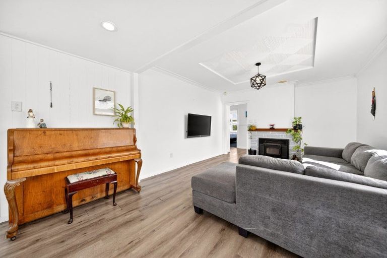 Photo of property in 382 High Street South, Carterton, 5713