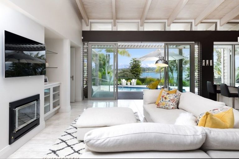 Photo of property in 22 Sanctuary Point, Sunnyhills, Auckland, 2010