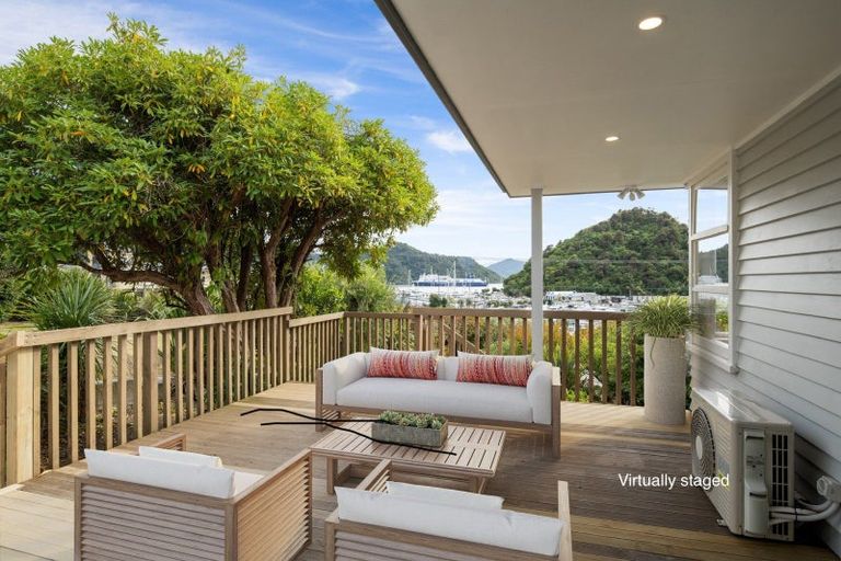 Photo of property in 34 Waikawa Road, Picton, 7220