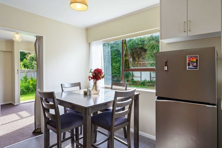 Photo of property in 2/259 Te Moana Road, Waikanae, 5036