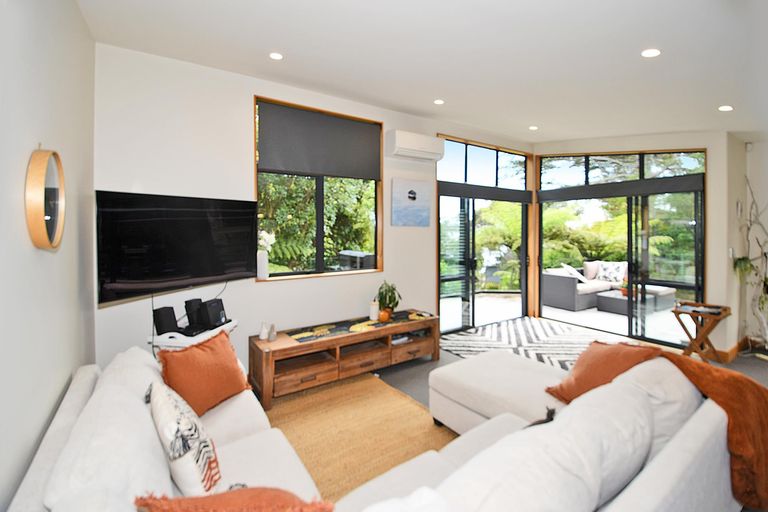 Photo of property in 11 Ferndale Drive, Snells Beach, 0920