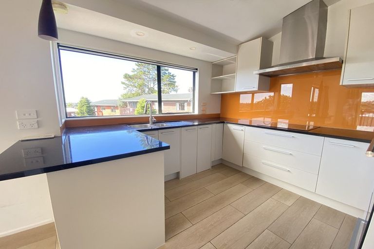 Photo of property in 1/76 Target Road, Totara Vale, Auckland, 0629