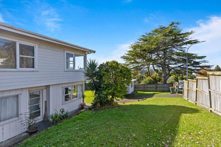 Photo of property in 2 Beswick Place, Birkdale, Auckland, 0626