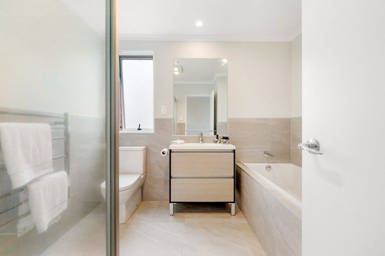 Photo of property in 1 Purei Lane, Massey, Auckland, 0614