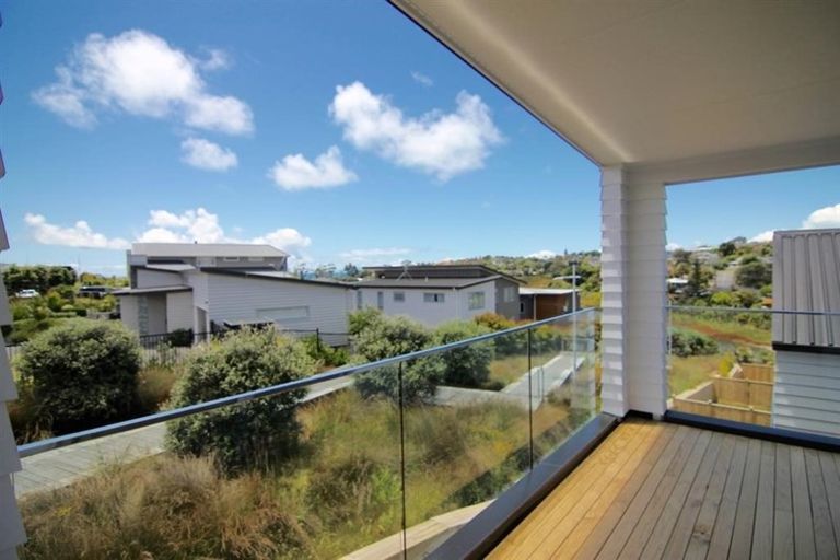 Photo of property in 32 Remuremu Street, Long Bay, Auckland, 0630