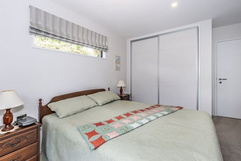 Photo of property in 2/5 Hadlow Place, Burnside, Christchurch, 8041