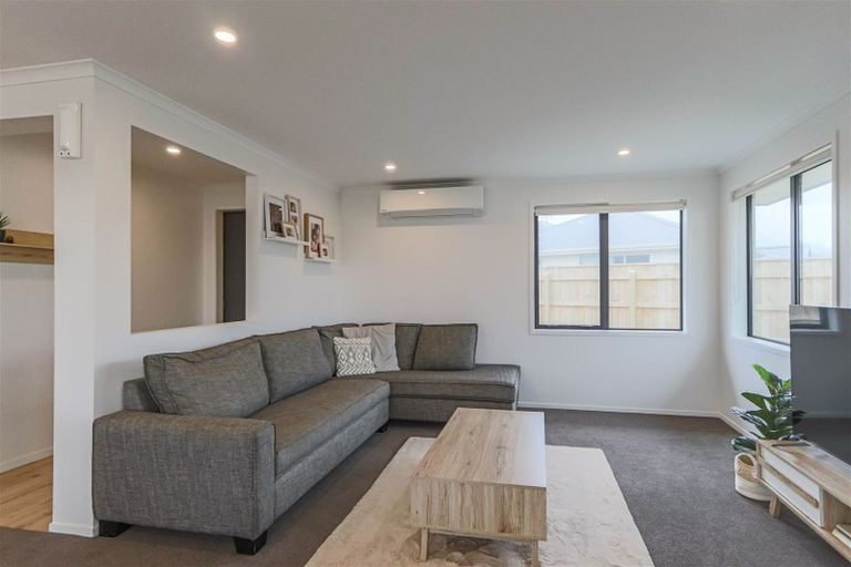 Photo of property in 7 Toutouwai Lane, Inglewood, 4330