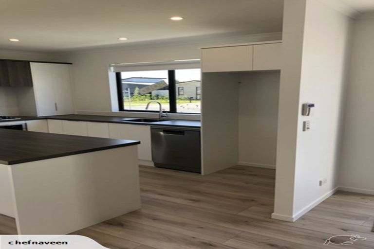 Photo of property in 33 Pepene Avenue, Takanini, 2112