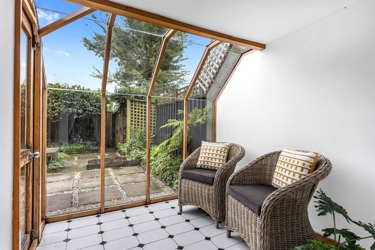 Photo of property in 2/20 Bristol Street, St Albans, Christchurch, 8014