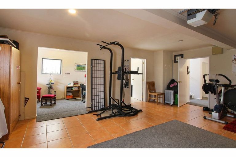Photo of property in 4/5 Anne Road, Hillcrest, Auckland, 0627