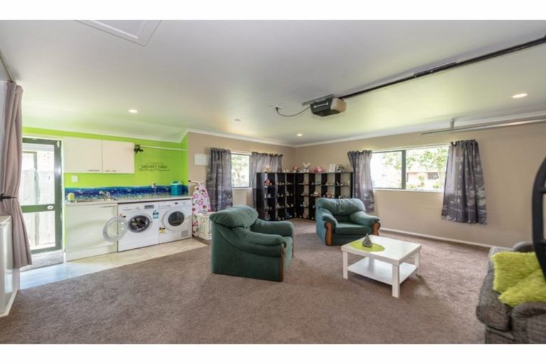 Photo of property in 12 Antrim Place, Nawton, Hamilton, 3200