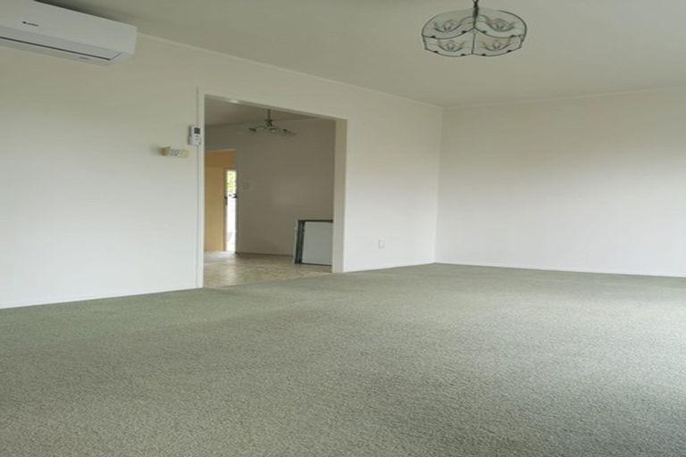 Photo of property in 1/2 Yacht Place, Bucklands Beach, Auckland, 2012